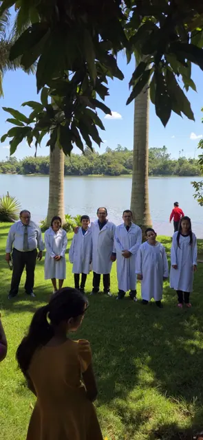 Celebración de bautismos en las aguas